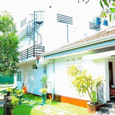 Mama Beach Villa Negombo Bagian luar foto